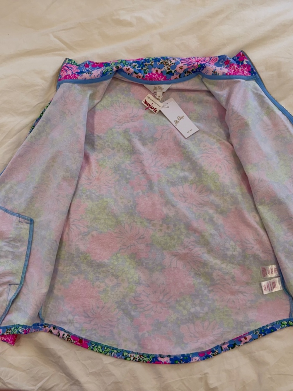 Lilly Pulitzer Leona UPF 50+ Floral Zip-Up Jacket Medium NWT - Picture 2 of 5